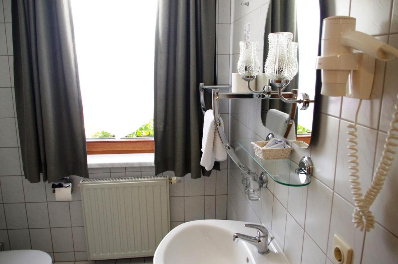 Hotel Gasthof Zum Walfisch Klingenthal Extérieur photo